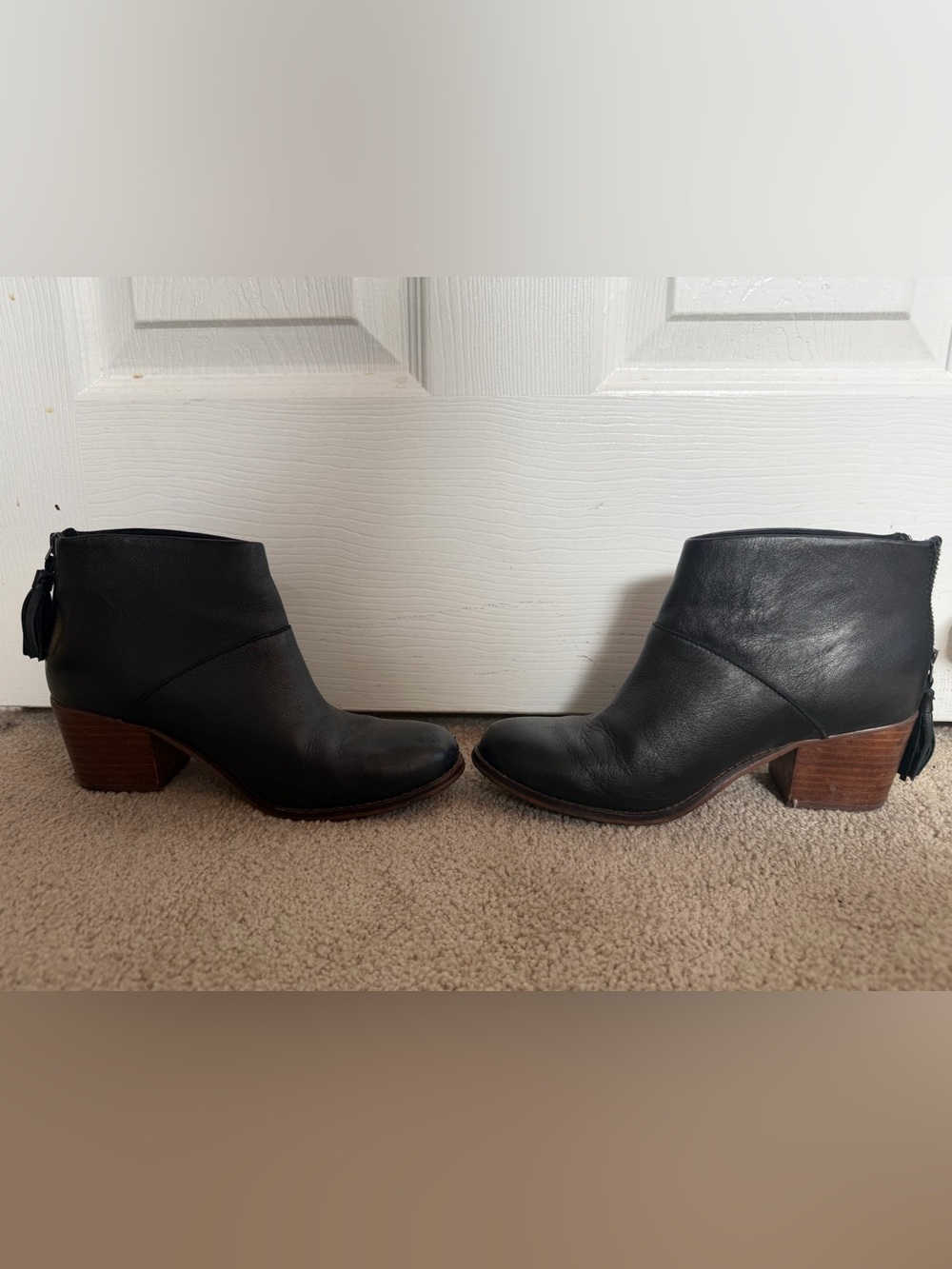 Toms Black leather booties with zip